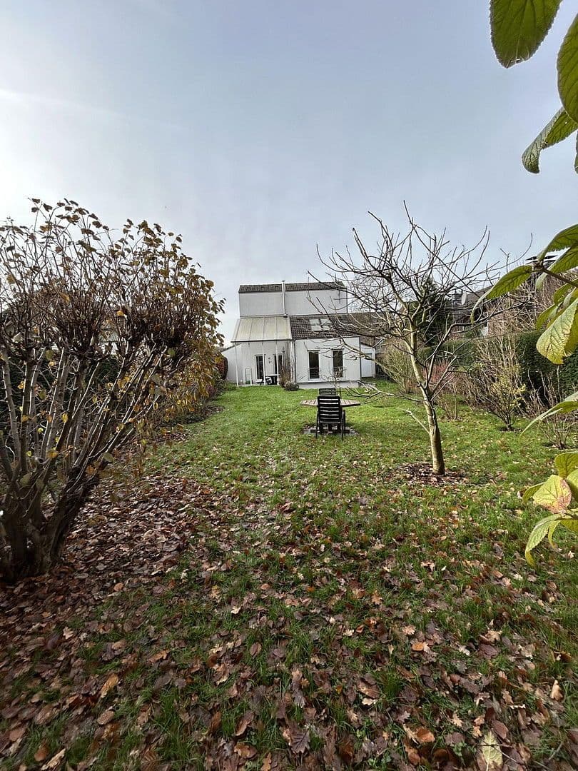 Prodej domu 191 m², pozemek 635 m², Langenfeld (Rheinland), Severní Porýní-Vestfálsko Prodej domu 191 m², pozemek 635 m², Langenfeld (Rheinland), Severní Porýní-Vestfálsko