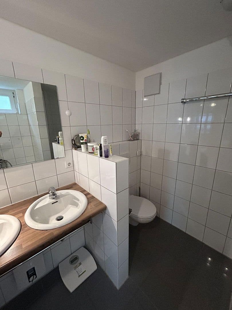 Prodej domu 191 m², pozemek 635 m², Langenfeld (Rheinland), Severní Porýní-Vestfálsko Prodej domu 191 m², pozemek 635 m², Langenfeld (Rheinland), Severní Porýní-Vestfálsko