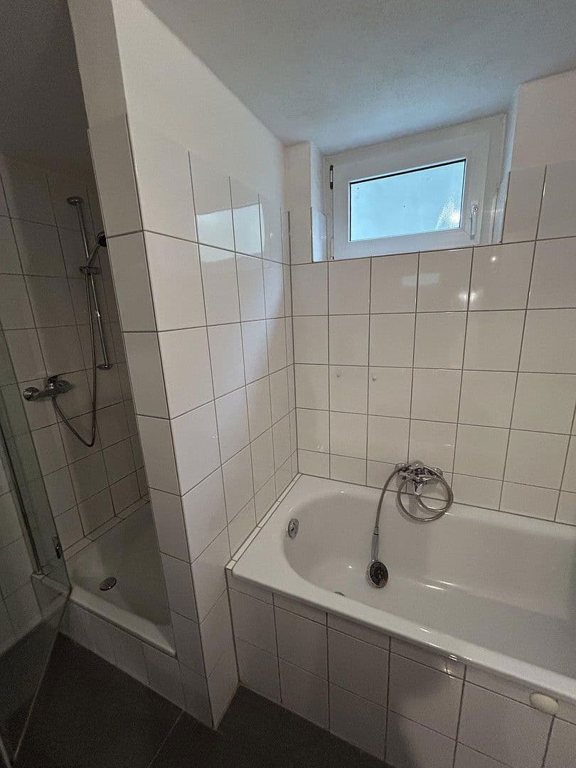 Prodej domu 191 m², pozemek 635 m², Langenfeld (Rheinland), Severní Porýní-Vestfálsko Prodej domu 191 m², pozemek 635 m², Langenfeld (Rheinland), Severní Porýní-Vestfálsko