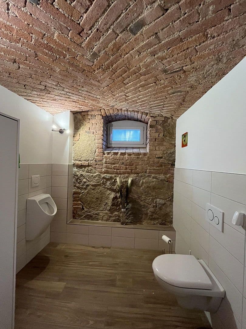 Pronájem bytu 3+kk 115 m², Schlaurother Str. 10, Zhořelec, Sasko Pronájem bytu 3+kk 115 m², Schlaurother Str. 10, Zhořelec, Sasko