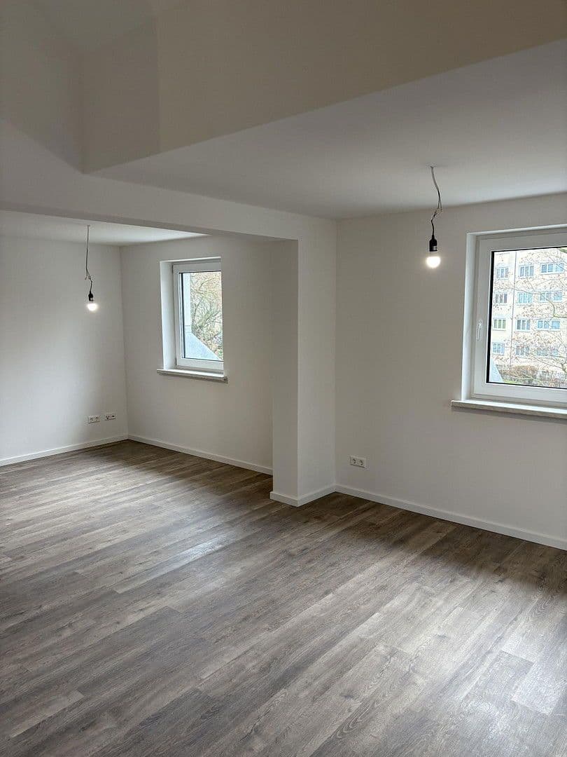 Pronájem domu 320 m², pozemek 520 m², Kienhorststr. 103A, Berlin, Berlín Pronájem domu 320 m², pozemek 520 m², Kienhorststr. 103A, Berlin, Berlín