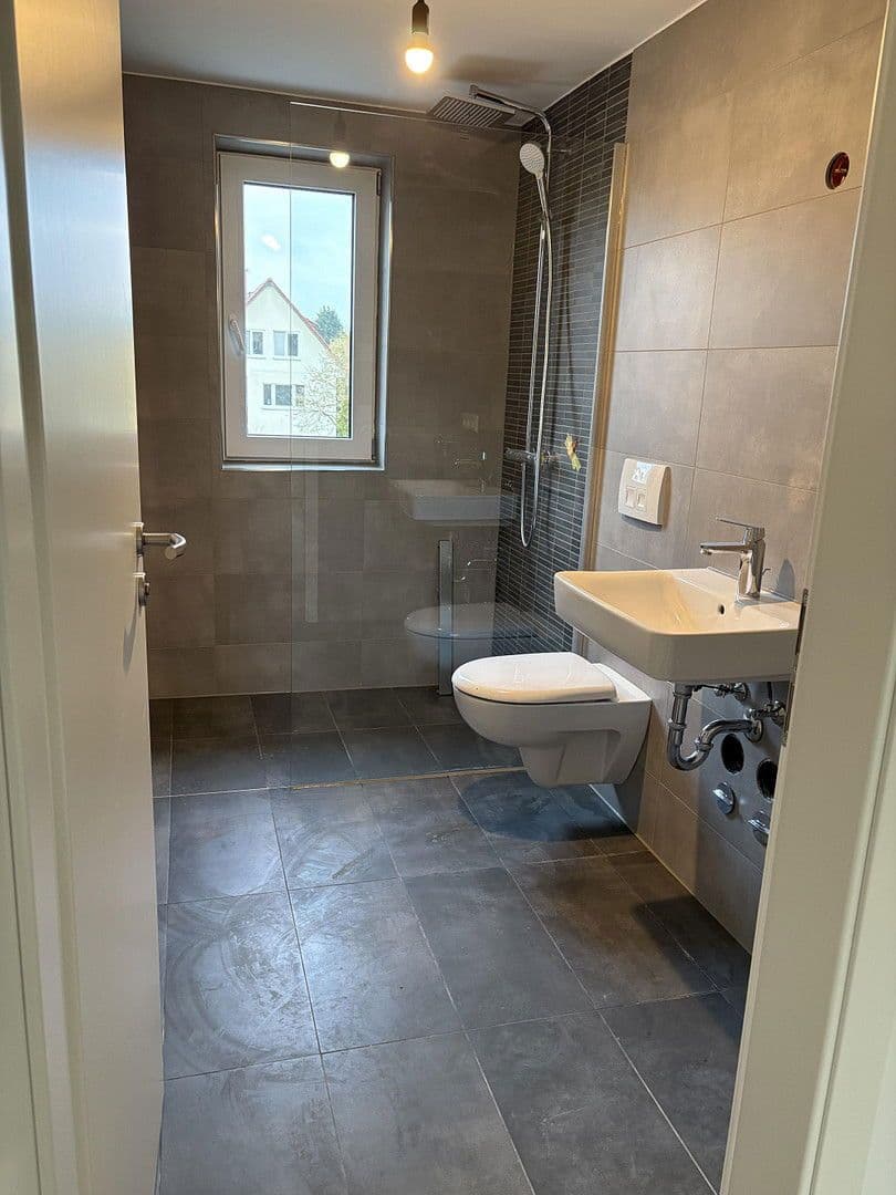 Pronájem domu 320 m², pozemek 520 m², Kienhorststr. 103A, Berlin, Berlín Pronájem domu 320 m², pozemek 520 m², Kienhorststr. 103A, Berlin, Berlín