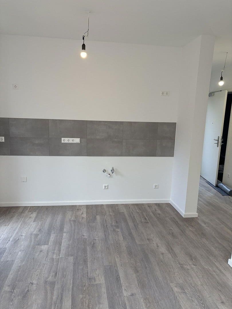 Pronájem domu 320 m², pozemek 520 m², Kienhorststr. 103A, Berlin, Berlín Pronájem domu 320 m², pozemek 520 m², Kienhorststr. 103A, Berlin, Berlín