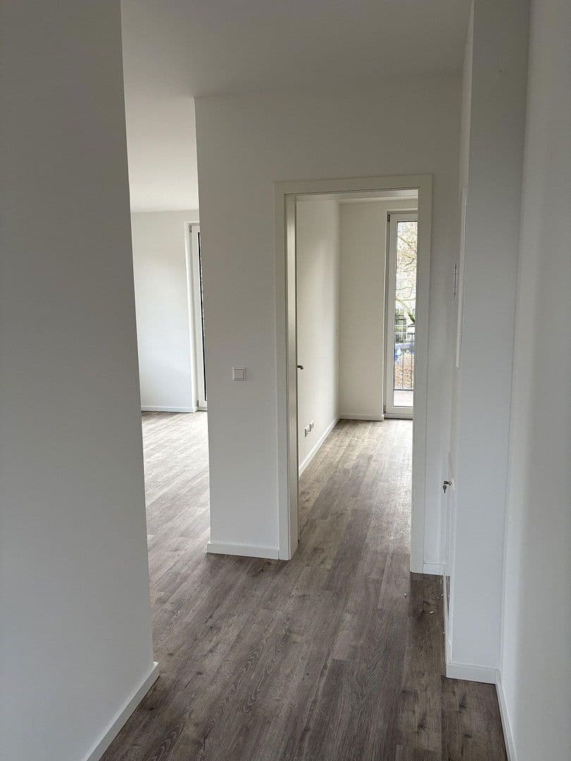 Pronájem domu 320 m², pozemek 520 m², Kienhorststr. 103A, Berlin, Berlín Pronájem domu 320 m², pozemek 520 m², Kienhorststr. 103A, Berlin, Berlín