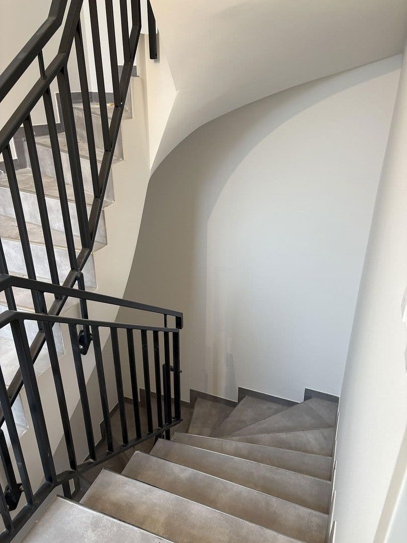 Pronájem domu 320 m², pozemek 520 m², Kienhorststr. 103A, Berlin, Berlín Pronájem domu 320 m², pozemek 520 m², Kienhorststr. 103A, Berlin, Berlín