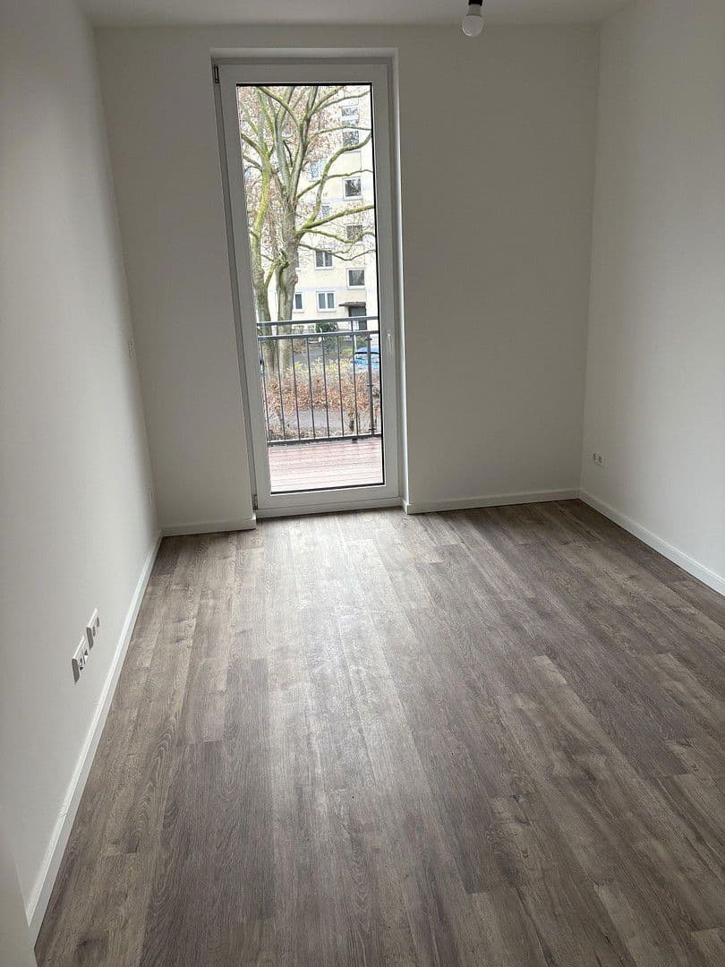 Pronájem domu 320 m², pozemek 520 m², Kienhorststr. 103A, Berlin, Berlín Pronájem domu 320 m², pozemek 520 m², Kienhorststr. 103A, Berlin, Berlín
