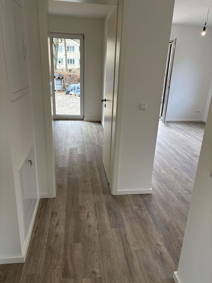 Pronájem domu 320 m², pozemek 520 m², Kienhorststr. 103A, Berlin, Berlín Pronájem domu 320 m², pozemek 520 m², Kienhorststr. 103A, Berlin, Berlín