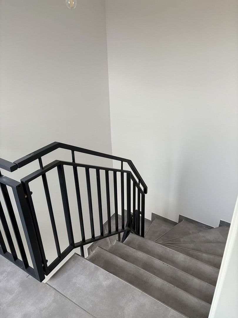 Pronájem domu 320 m², pozemek 520 m², Kienhorststr. 103A, Berlin, Berlín Pronájem domu 320 m², pozemek 520 m², Kienhorststr. 103A, Berlin, Berlín