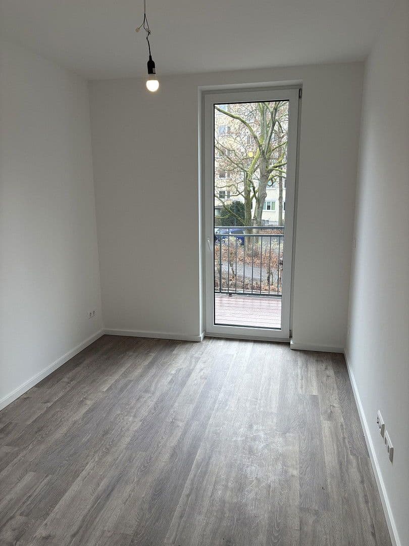 Pronájem domu 320 m², pozemek 520 m², Kienhorststr. 103A, Berlin, Berlín Pronájem domu 320 m², pozemek 520 m², Kienhorststr. 103A, Berlin, Berlín
