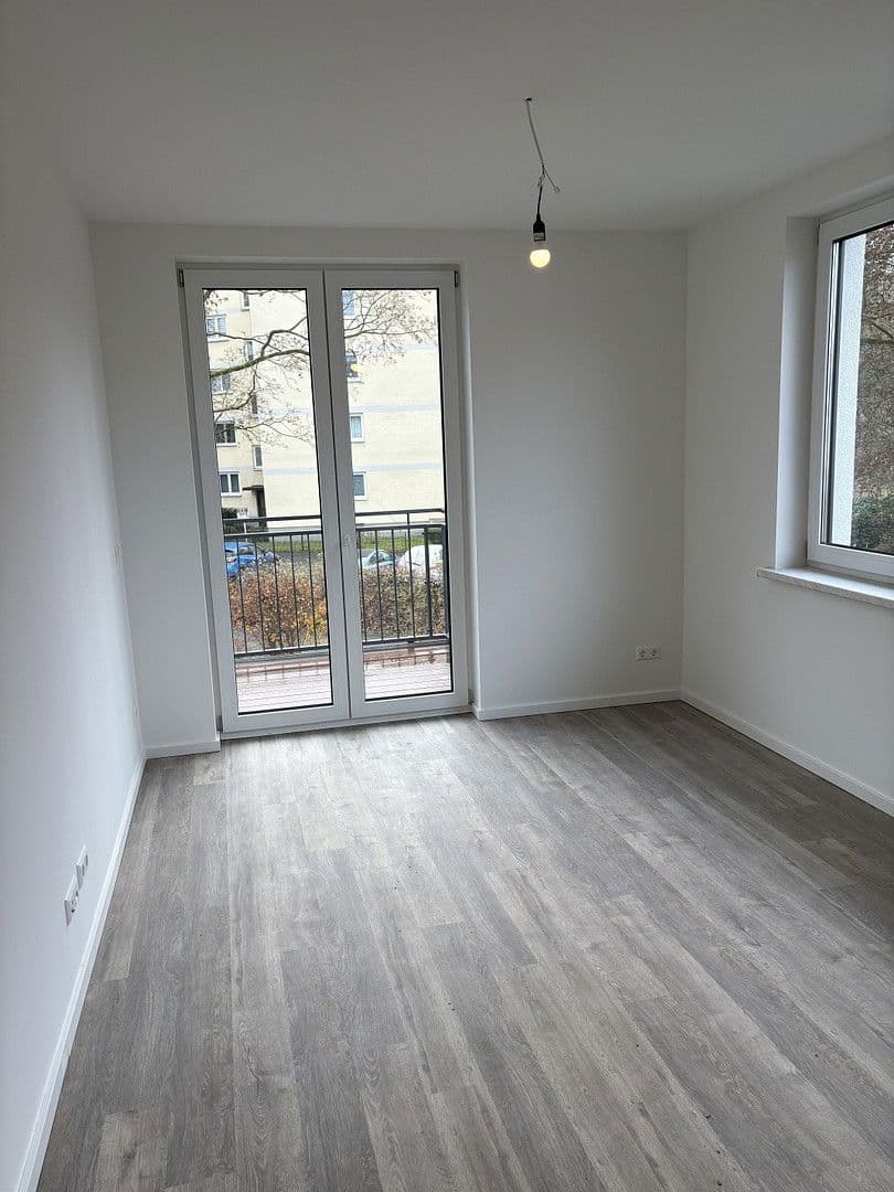 Pronájem domu 320 m², pozemek 520 m², Kienhorststr. 103A, Berlin, Berlín Pronájem domu 320 m², pozemek 520 m², Kienhorststr. 103A, Berlin, Berlín
