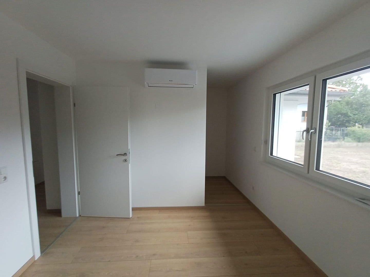 Pronájem domu 97 m², pozemek 564 m², Gerasdorf bei Wien (Oberlisse), Dolní Rakousko Pronájem domu 97 m², pozemek 564 m², Gerasdorf bei Wien (Oberlisse), Dolní Rakousko