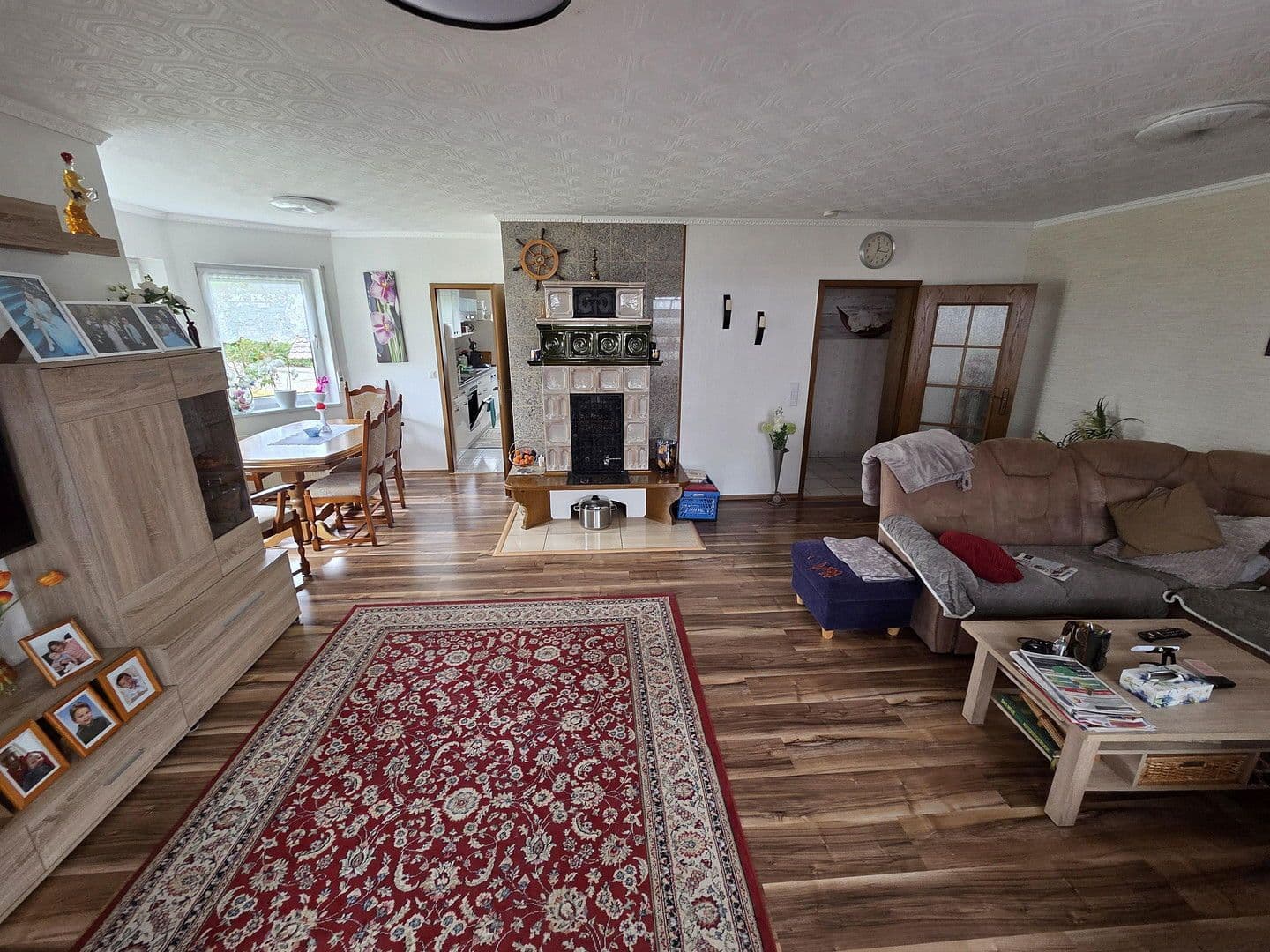 Prodej domu 225 m², pozemek 1.118 m², Raiffeisenstrasse 19, Biebern, Porýní-Falc Prodej domu 225 m², pozemek 1.118 m², Raiffeisenstrasse 19, Biebern, Porýní-Falc