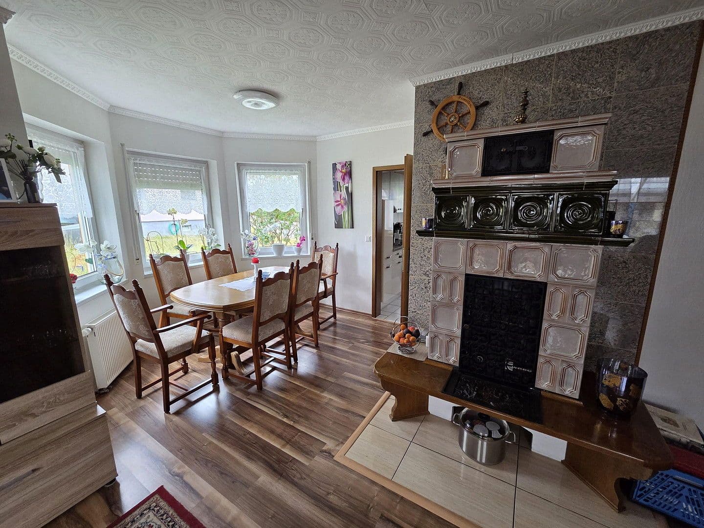 Prodej domu 225 m², pozemek 1.118 m², Raiffeisenstrasse 19, Biebern, Porýní-Falc Prodej domu 225 m², pozemek 1.118 m², Raiffeisenstrasse 19, Biebern, Porýní-Falc