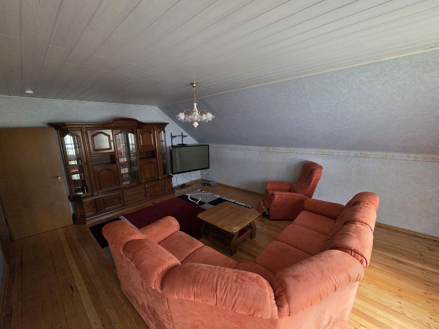 Prodej domu 225 m², pozemek 1.118 m², Raiffeisenstrasse 19, Biebern, Porýní-Falc Prodej domu 225 m², pozemek 1.118 m², Raiffeisenstrasse 19, Biebern, Porýní-Falc