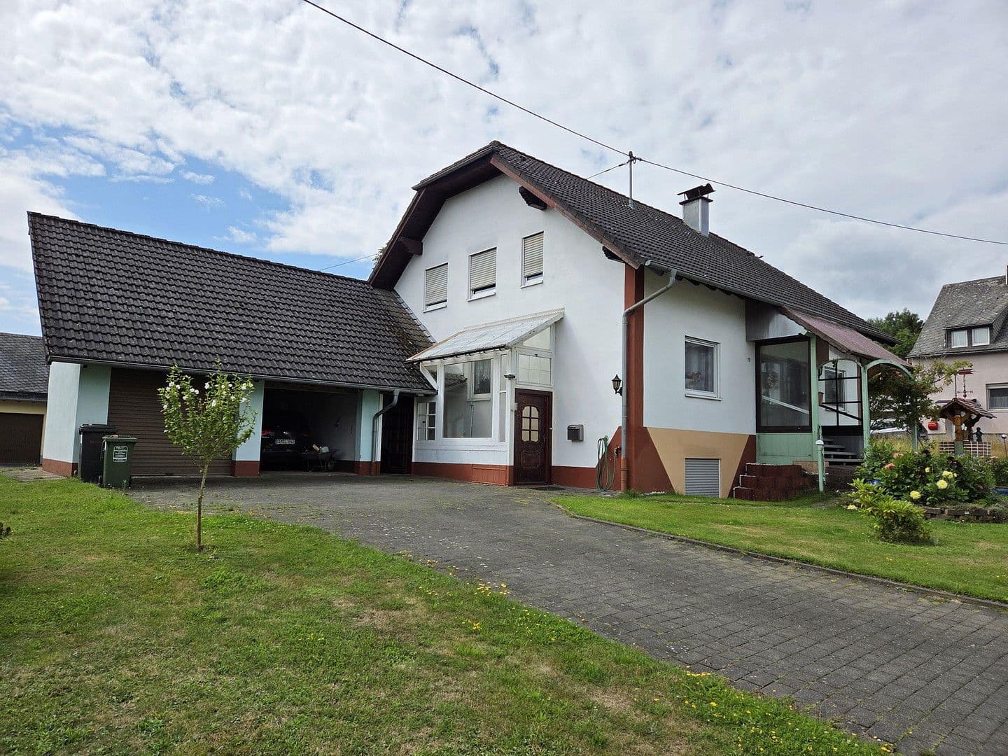 Prodej domu 225 m², pozemek 1.118 m², Raiffeisenstrasse 19, Biebern, Porýní-Falc Prodej domu 225 m², pozemek 1.118 m², Raiffeisenstrasse 19, Biebern, Porýní-Falc