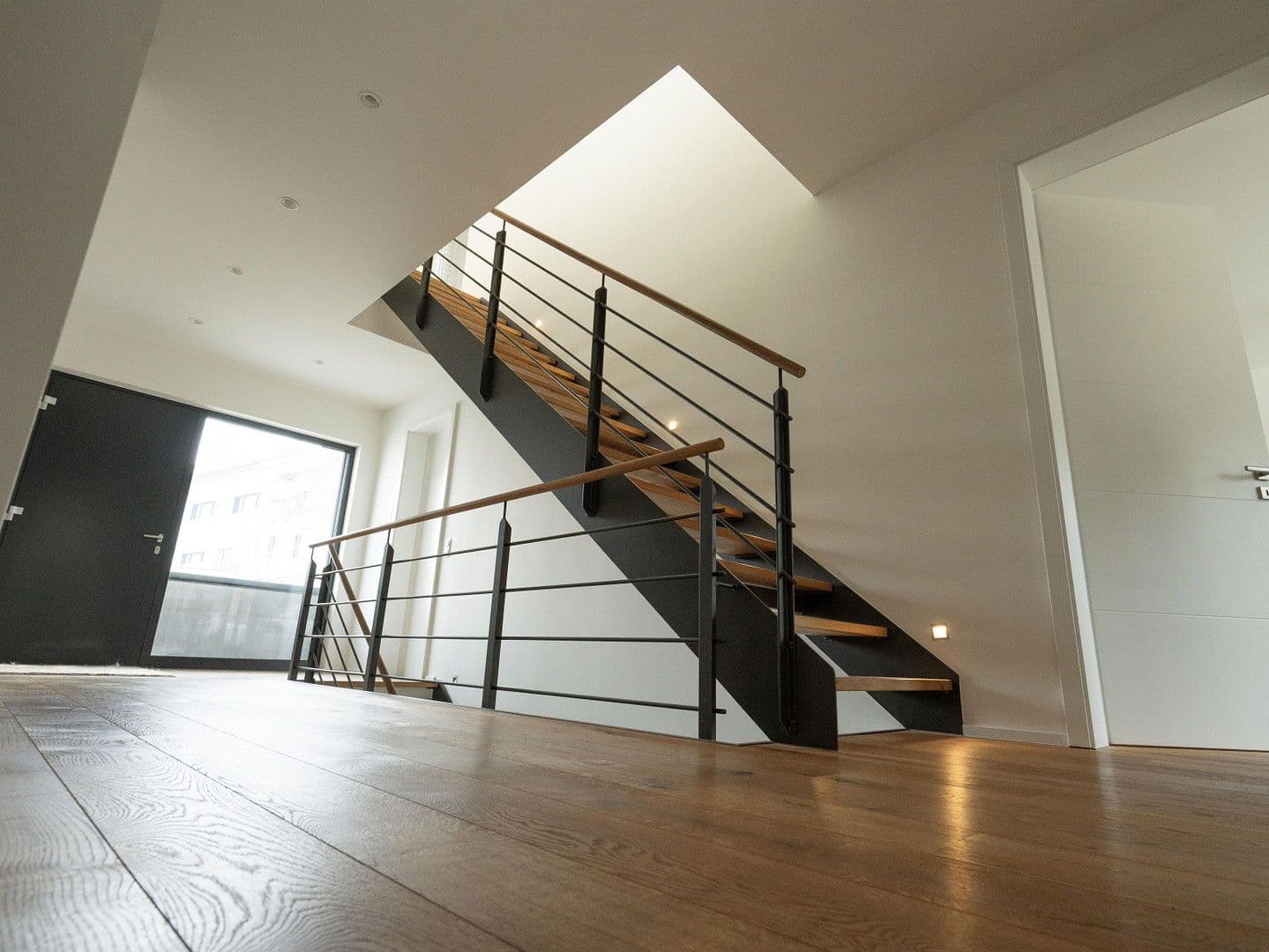 Prodej domu 385 m², pozemek 1.510 m², Bensheim, Hessen Prodej domu 385 m², pozemek 1.510 m², Bensheim, Hessen