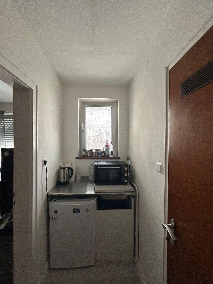 Pronájem bytu 1+1 27 m², Gellertstraße 46, Karlsruhe, Bádensko-Württembersko Pronájem bytu 1+1 27 m², Gellertstraße 46, Karlsruhe, Bádensko-Württembersko