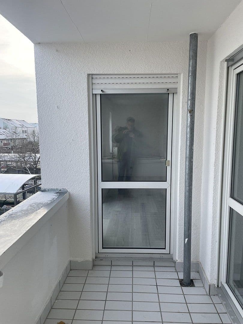 Pronájem bytu 2+1 52 m², Hallesche Allee 13, Karlsruhe, Bádensko-Württembersko Pronájem bytu 2+1 52 m², Hallesche Allee 13, Karlsruhe, Bádensko-Württembersko