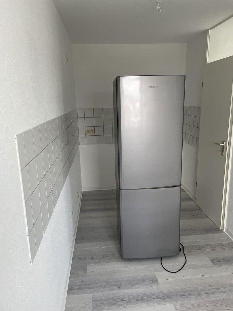 Pronájem bytu 2+1 52 m², Hallesche Allee 13, Karlsruhe, Bádensko-Württembersko Pronájem bytu 2+1 52 m², Hallesche Allee 13, Karlsruhe, Bádensko-Württembersko