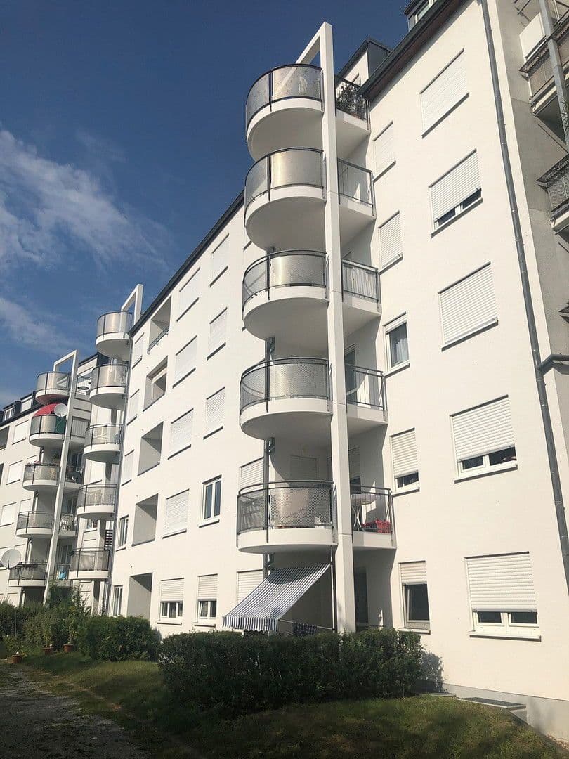 Pronájem bytu 2+1 52 m², Hallesche Allee 13, Karlsruhe, Bádensko-Württembersko Pronájem bytu 2+1 52 m², Hallesche Allee 13, Karlsruhe, Bádensko-Württembersko