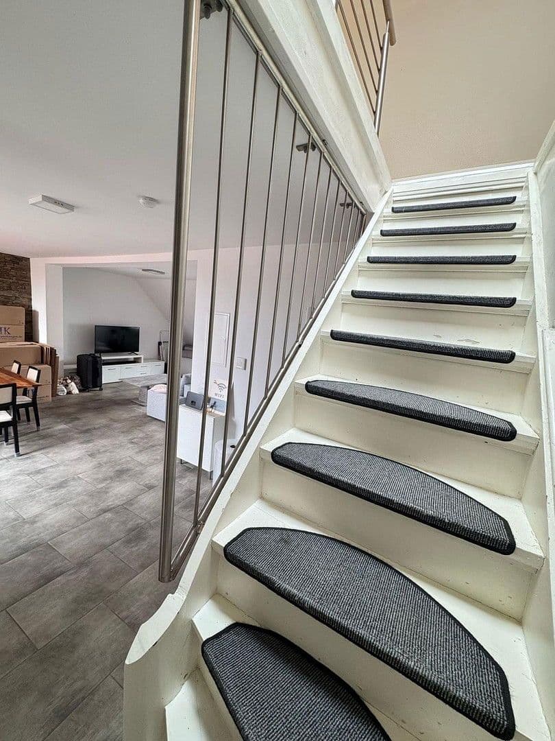 Pronájem bytu 4+1 135 m², Ottostr. 69, Wuppertal, Severní Porýní-Vestfálsko Pronájem bytu 4+1 135 m², Ottostr. 69, Wuppertal, Severní Porýní-Vestfálsko