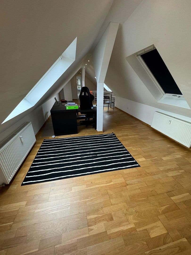 Pronájem bytu 4+1 135 m², Ottostr. 69, Wuppertal, Severní Porýní-Vestfálsko Pronájem bytu 4+1 135 m², Ottostr. 69, Wuppertal, Severní Porýní-Vestfálsko