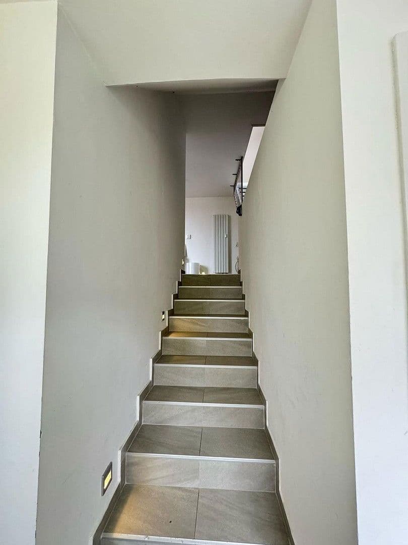 Pronájem bytu 4+1 135 m², Ottostr. 69, Wuppertal, Severní Porýní-Vestfálsko Pronájem bytu 4+1 135 m², Ottostr. 69, Wuppertal, Severní Porýní-Vestfálsko