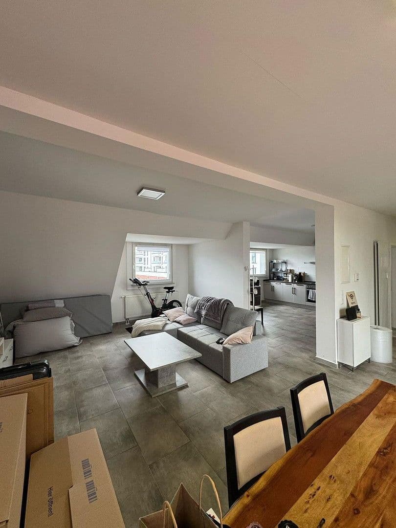 Pronájem bytu 4+1 135 m², Ottostr. 69, Wuppertal, Severní Porýní-Vestfálsko Pronájem bytu 4+1 135 m², Ottostr. 69, Wuppertal, Severní Porýní-Vestfálsko