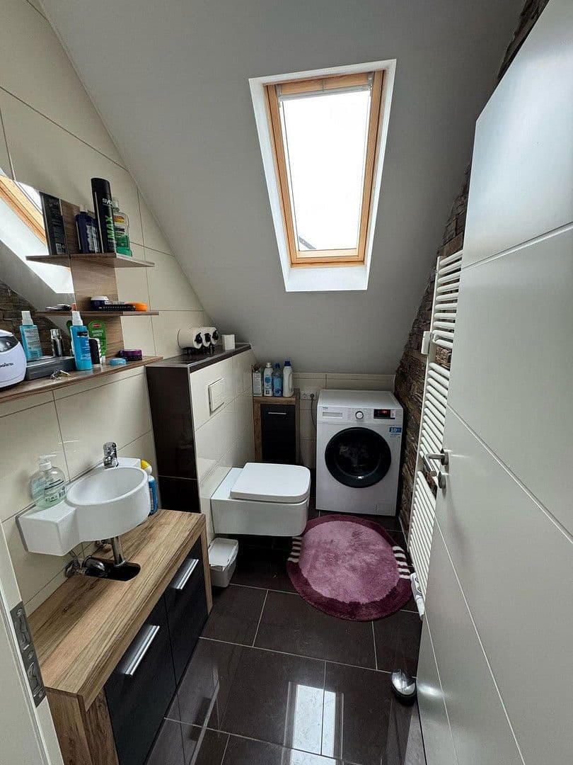 Pronájem bytu 4+1 135 m², Ottostr. 69, Wuppertal, Severní Porýní-Vestfálsko Pronájem bytu 4+1 135 m², Ottostr. 69, Wuppertal, Severní Porýní-Vestfálsko