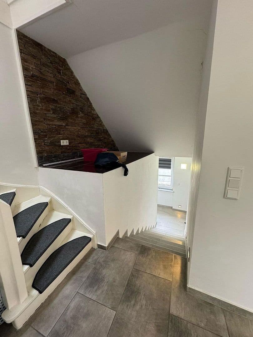 Pronájem bytu 4+1 135 m², Ottostr. 69, Wuppertal, Severní Porýní-Vestfálsko Pronájem bytu 4+1 135 m², Ottostr. 69, Wuppertal, Severní Porýní-Vestfálsko