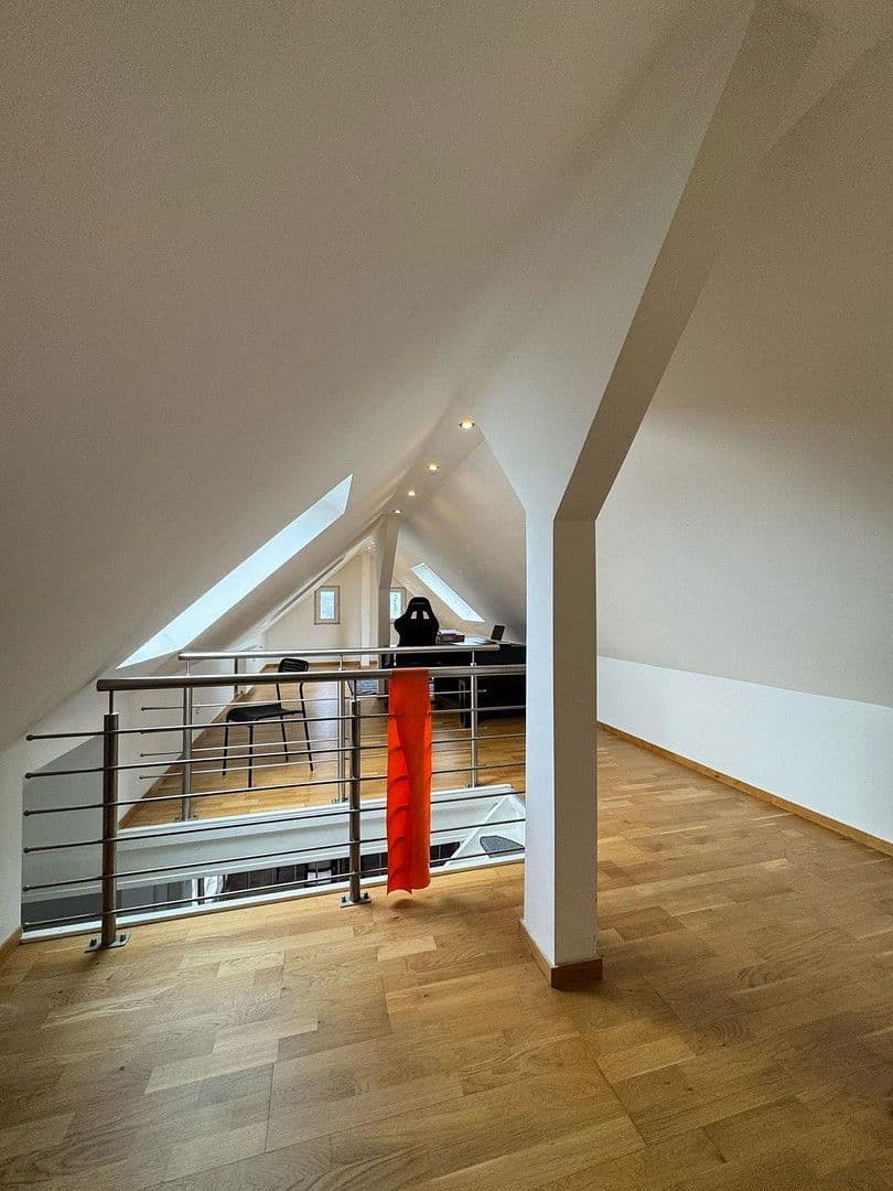 Pronájem bytu 4+1 135 m², Ottostr. 69, Wuppertal, Severní Porýní-Vestfálsko Pronájem bytu 4+1 135 m², Ottostr. 69, Wuppertal, Severní Porýní-Vestfálsko