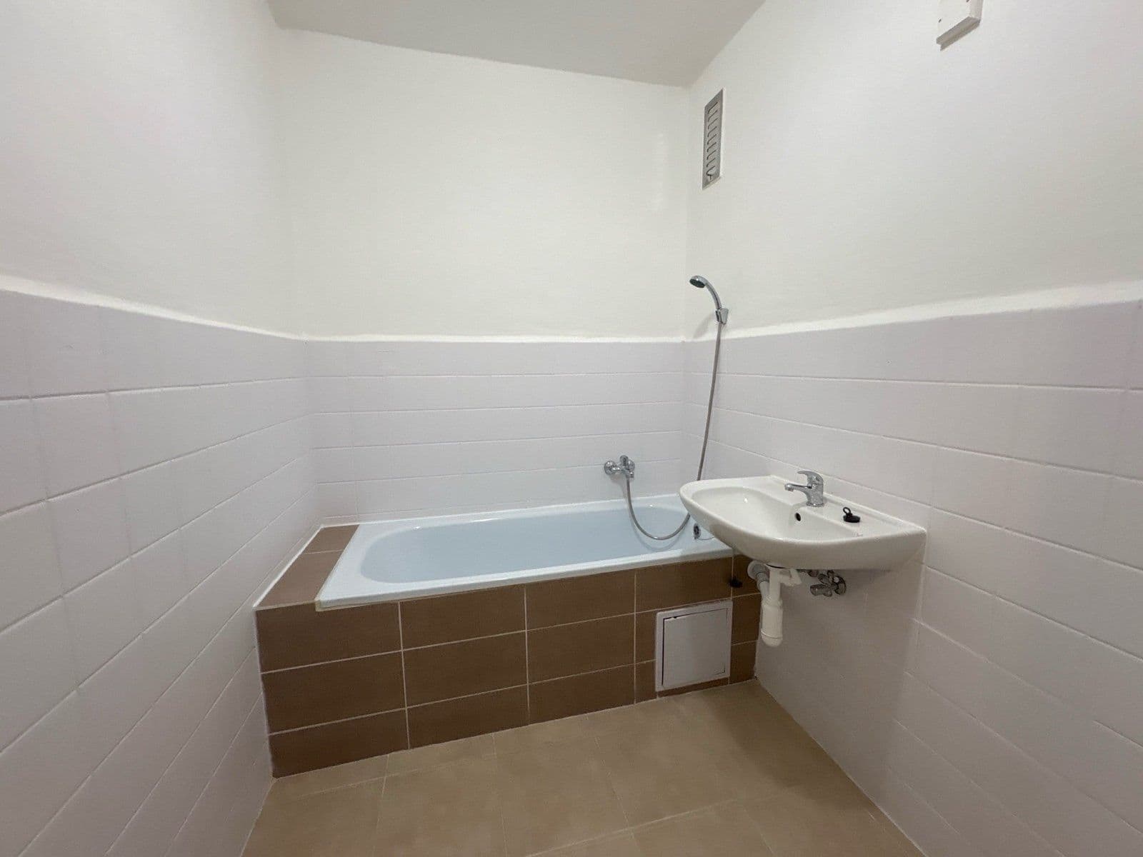 Pronájem bytu 3+1 77 m², Marie Majerové, Frýdek-Místek, Moravskoslezský kraj Pronájem bytu 3+1 77 m², Marie Majerové, Frýdek-Místek, Moravskoslezský kraj