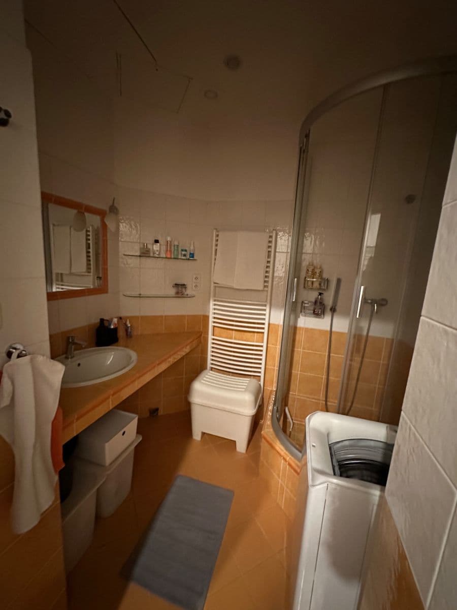 Pronájem bytu 2+kk 50 m², Jeseniova, Praha, Praha Pronájem bytu 2+kk 50 m², Jeseniova, Praha, Praha