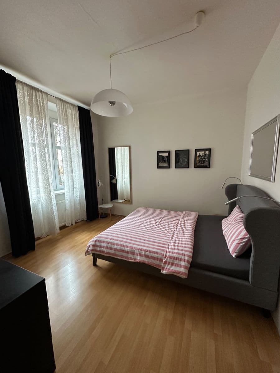 Pronájem bytu 2+kk 50 m², Jeseniova, Praha, Praha Pronájem bytu 2+kk 50 m², Jeseniova, Praha, Praha