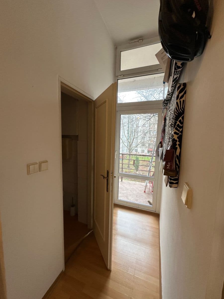 Pronájem bytu 2+kk 50 m², Jeseniova, Praha, Praha Pronájem bytu 2+kk 50 m², Jeseniova, Praha, Praha