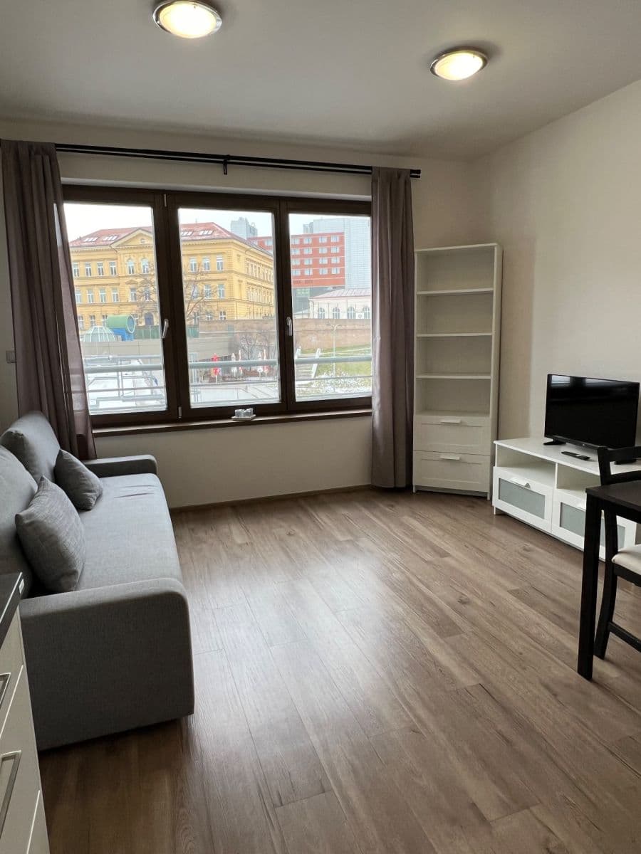 Pronájem bytu 1+kk 29 m², Bassova, Praha, Praha Pronájem bytu 1+kk 29 m², Bassova, Praha, Praha