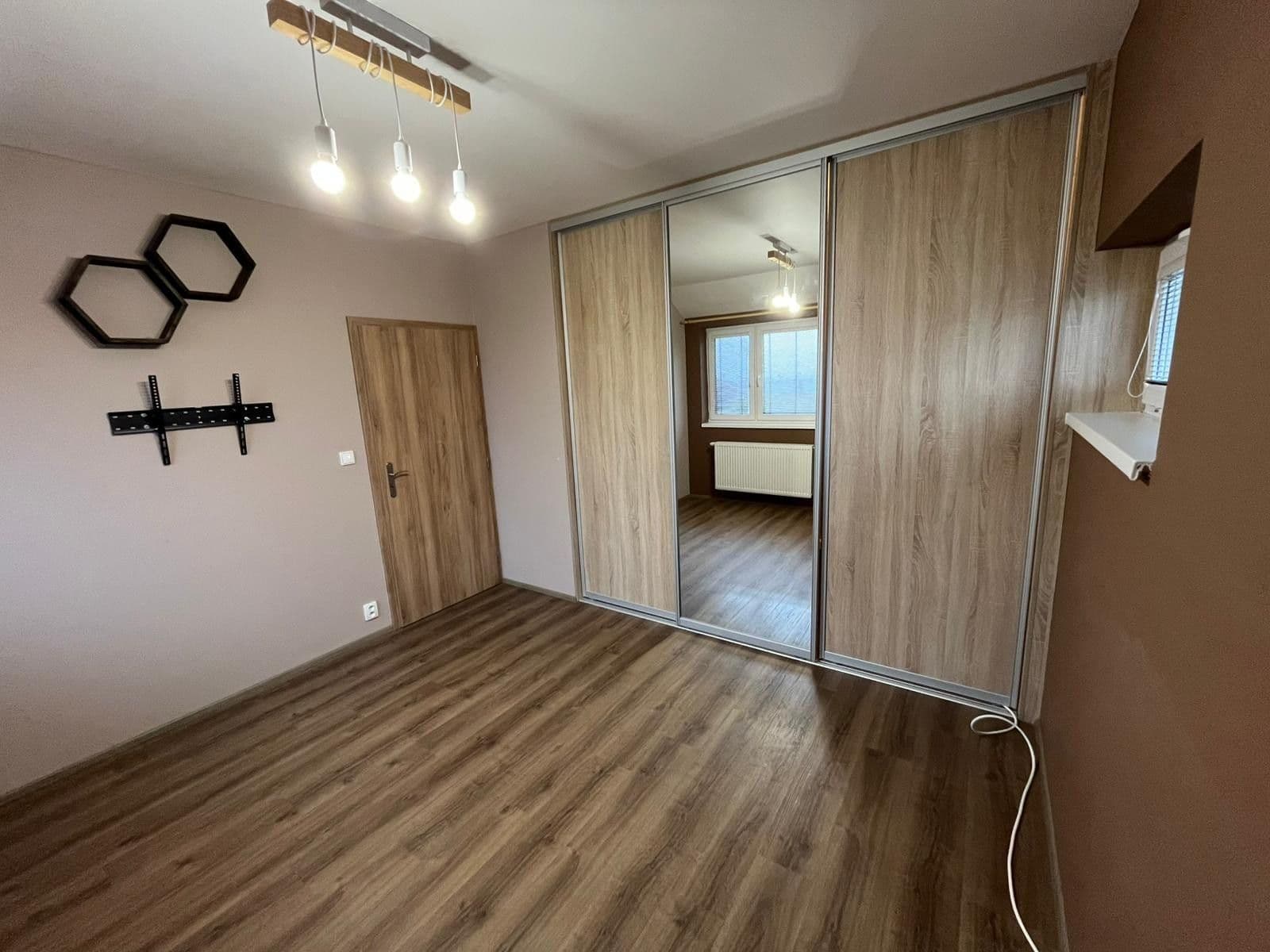 Pronájem domu 125 m², pozemek 300 m², Na Zámku, Nehvizdy, Středočeský kraj Pronájem domu 125 m², pozemek 300 m², Na Zámku, Nehvizdy, Středočeský kraj