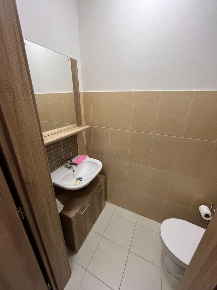 Pronájem domu 125 m², pozemek 300 m², Na Zámku, Nehvizdy, Středočeský kraj Pronájem domu 125 m², pozemek 300 m², Na Zámku, Nehvizdy, Středočeský kraj