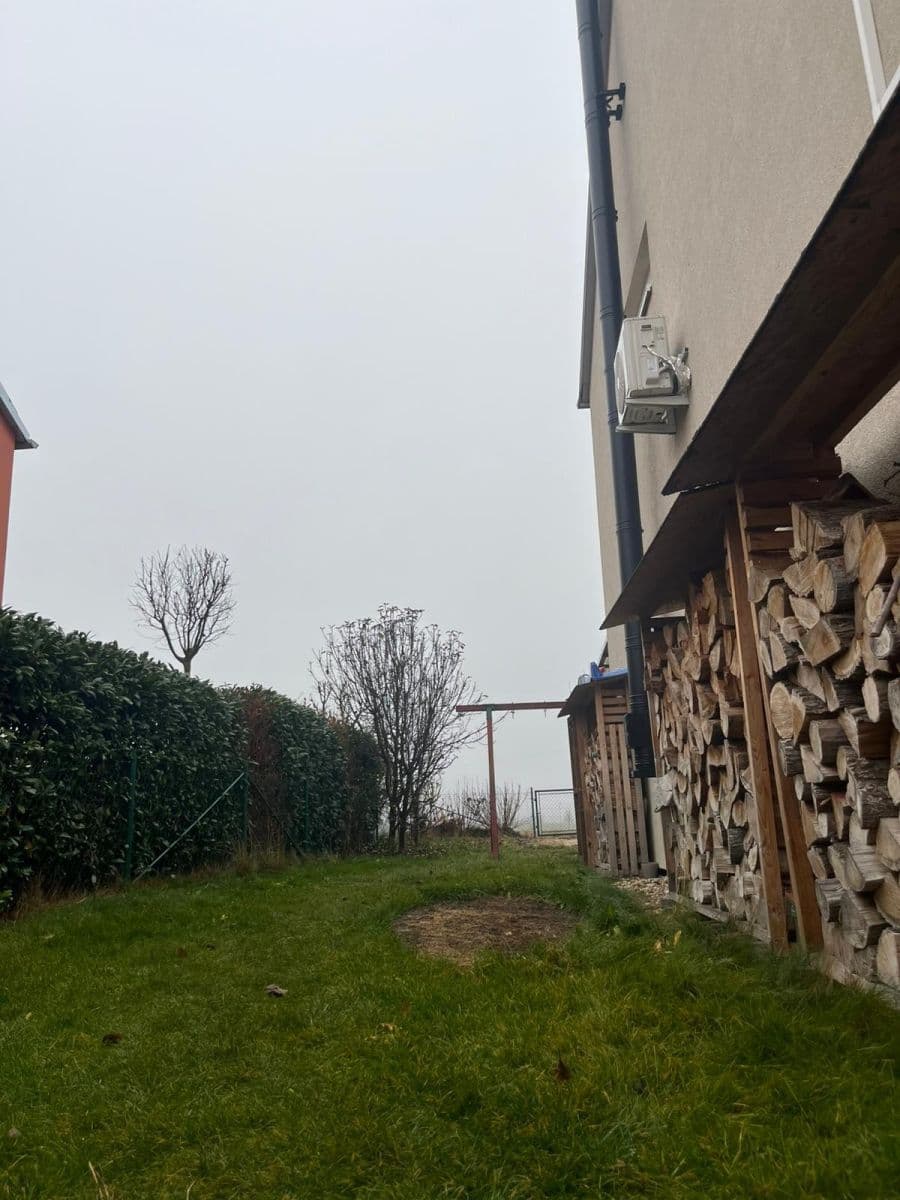 Pronájem domu 125 m², pozemek 300 m², Na Zámku, Nehvizdy, Středočeský kraj Pronájem domu 125 m², pozemek 300 m², Na Zámku, Nehvizdy, Středočeský kraj