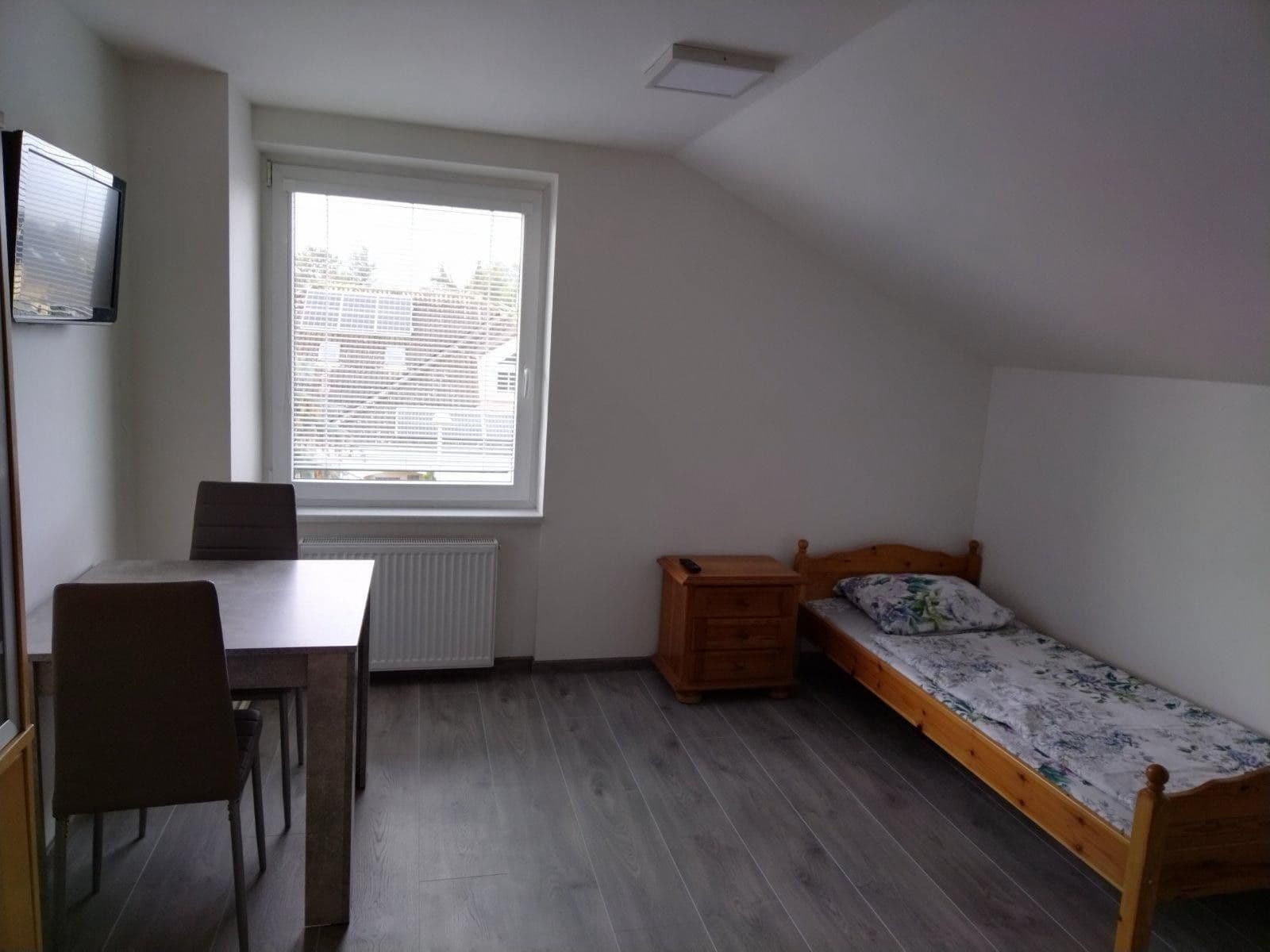 Pronájem bytu 1+kk 35 m², Nesměřická, Praha, Praha Pronájem bytu 1+kk 35 m², Nesměřická, Praha, Praha