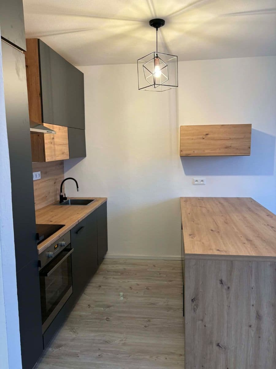 Pronájem bytu 2+kk 48 m², Obvodová, Ústí nad Labem, Ústecký kraj Pronájem bytu 2+kk 48 m², Obvodová, Ústí nad Labem, Ústecký kraj