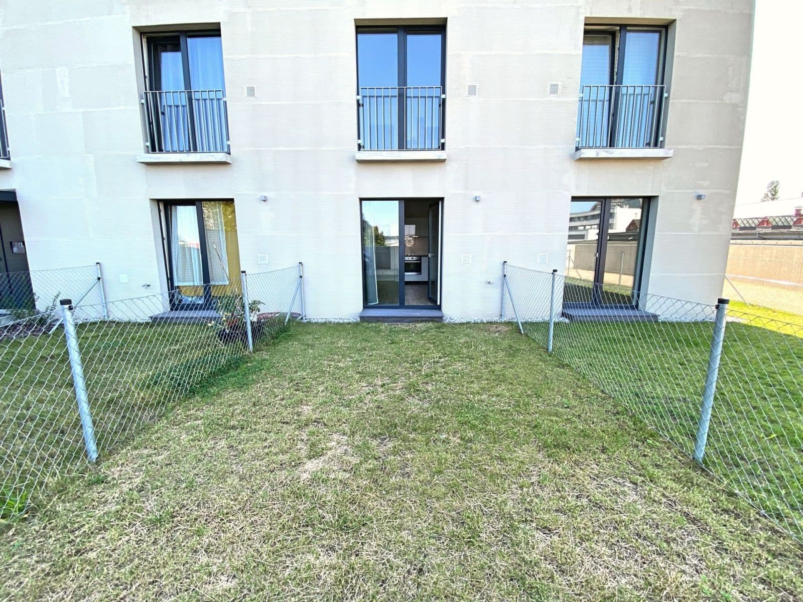 Pronájem bytu 1+kk 52 m², Novovysočanská, Praha, Praha Pronájem bytu 1+kk 52 m², Novovysočanská, Praha, Praha