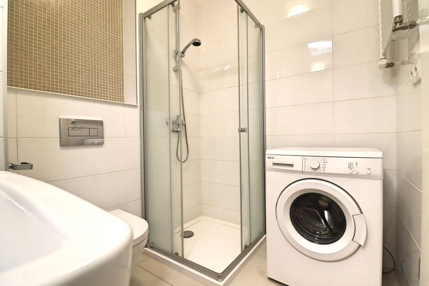 Pronájem bytu 1+kk 52 m², Novovysočanská, Praha, Praha Pronájem bytu 1+kk 52 m², Novovysočanská, Praha, Praha