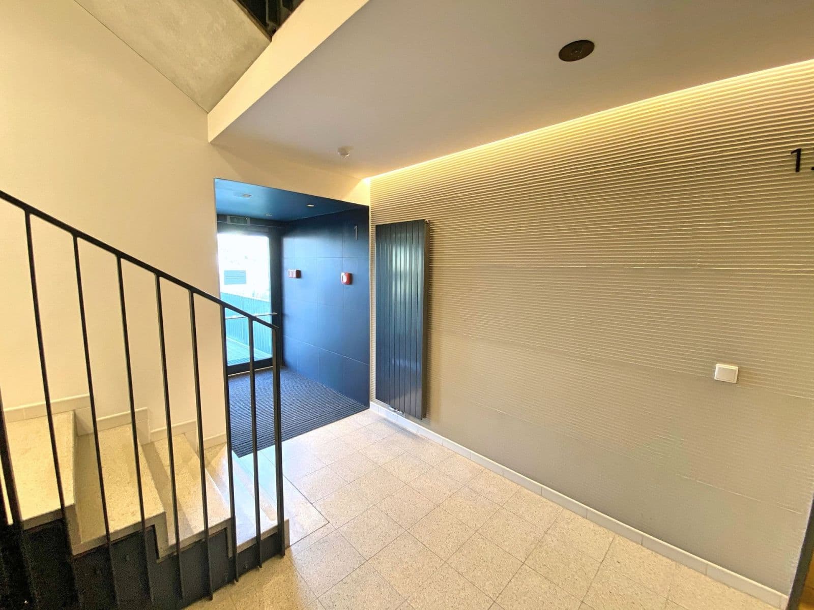 Pronájem bytu 1+kk 52 m², Novovysočanská, Praha, Praha Pronájem bytu 1+kk 52 m², Novovysočanská, Praha, Praha