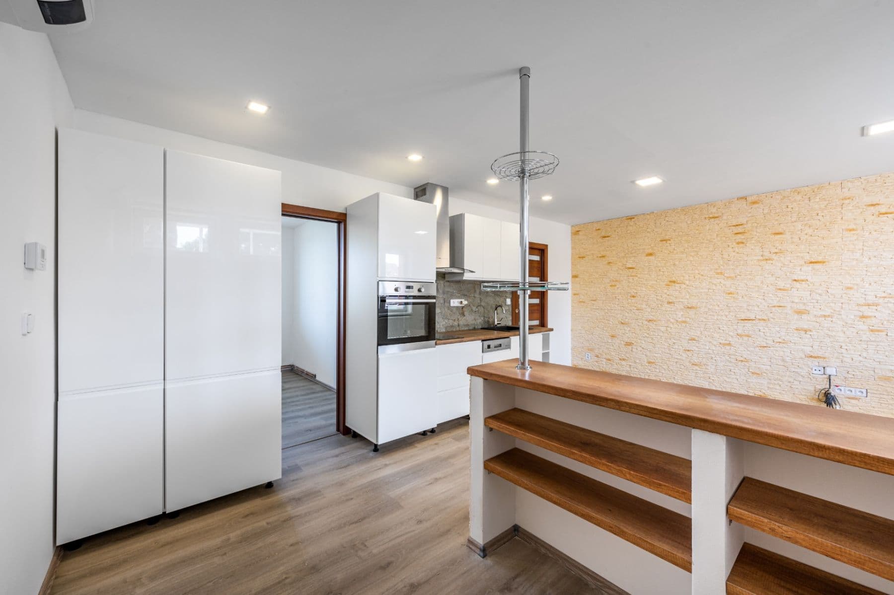 Pronájem bytu 2+kk 48 m², Revoluční, Měšice, Středočeský kraj Pronájem bytu 2+kk 48 m², Revoluční, Měšice, Středočeský kraj