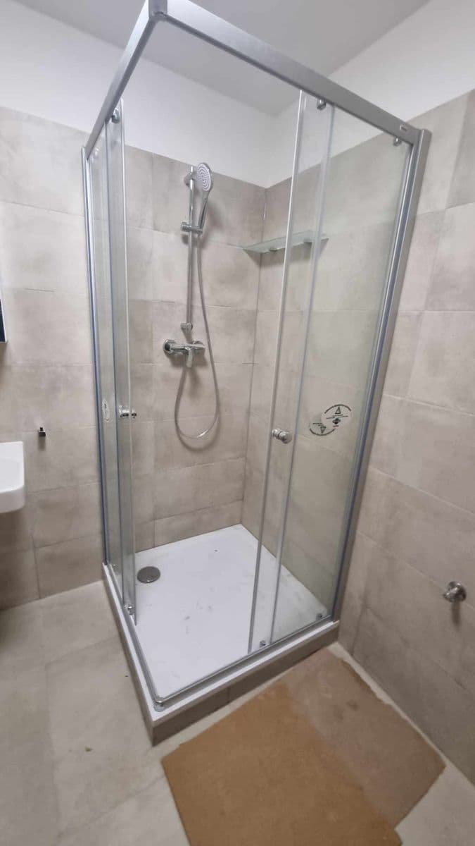 Pronájem bytu 1+kk 28 m², Aloise Rašína, Olomouc, Olomoucký kraj Pronájem bytu 1+kk 28 m², Aloise Rašína, Olomouc, Olomoucký kraj