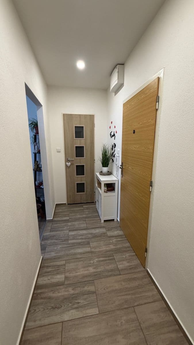 Pronájem bytu 2+1 47 m², Na Valtické, Břeclav, Jihomoravský kraj Pronájem bytu 2+1 47 m², Na Valtické, Břeclav, Jihomoravský kraj