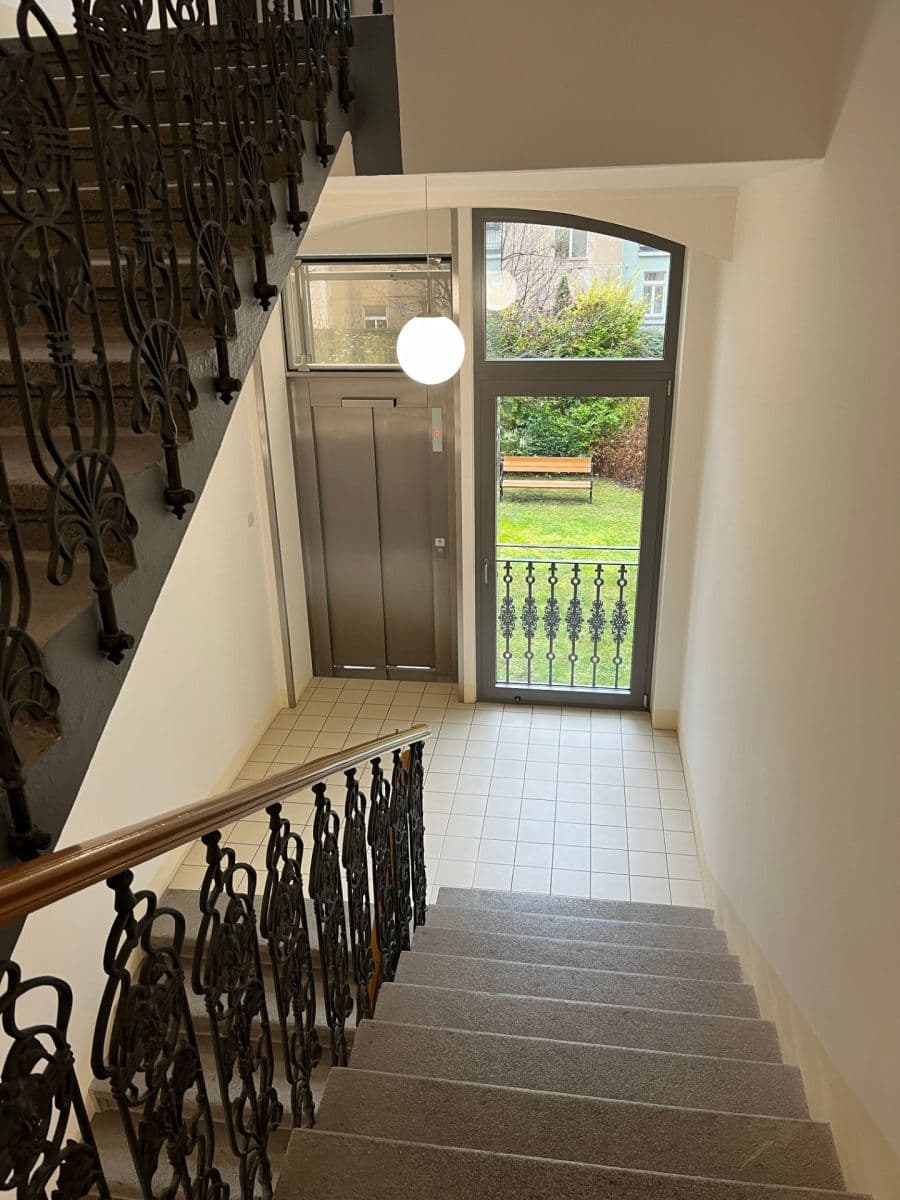 Pronájem kanceláře 72 m², Korunní, Praha, Praha Pronájem kanceláře 72 m², Korunní, Praha, Praha