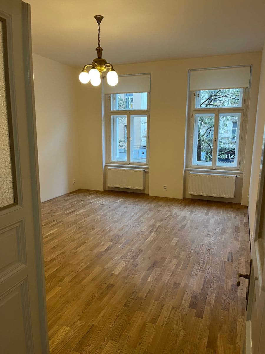 Pronájem kanceláře 72 m², Korunní, Praha, Praha Pronájem kanceláře 72 m², Korunní, Praha, Praha