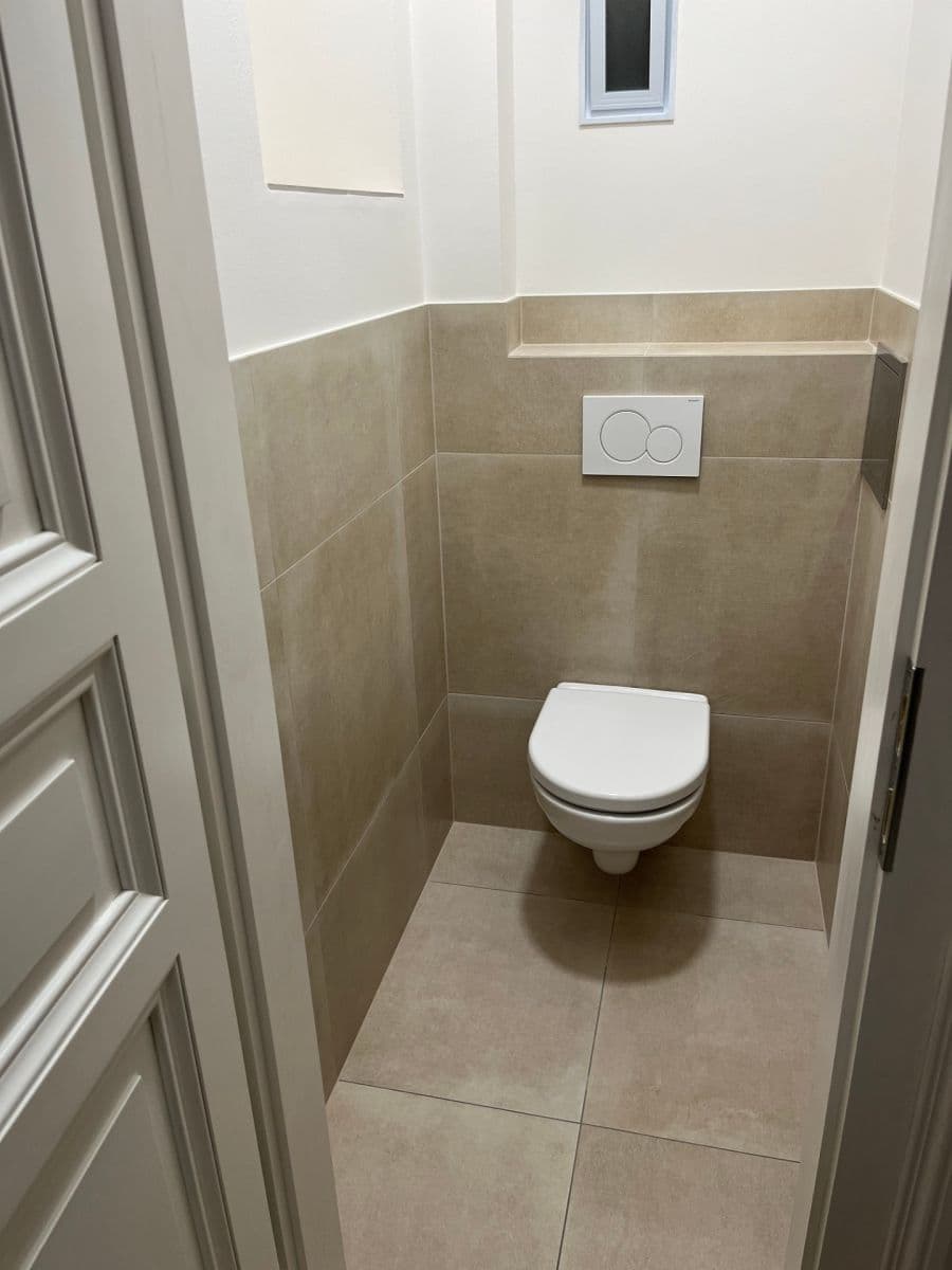 Pronájem kanceláře 72 m², Korunní, Praha, Praha Pronájem kanceláře 72 m², Korunní, Praha, Praha